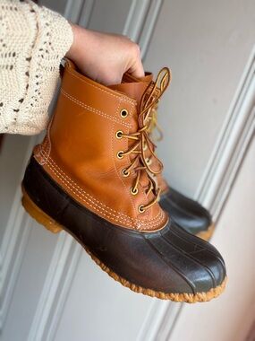 Women’s size 10 L.L.Bean Classic Two-Tone Duck Boots in Brown and Black Lace Up